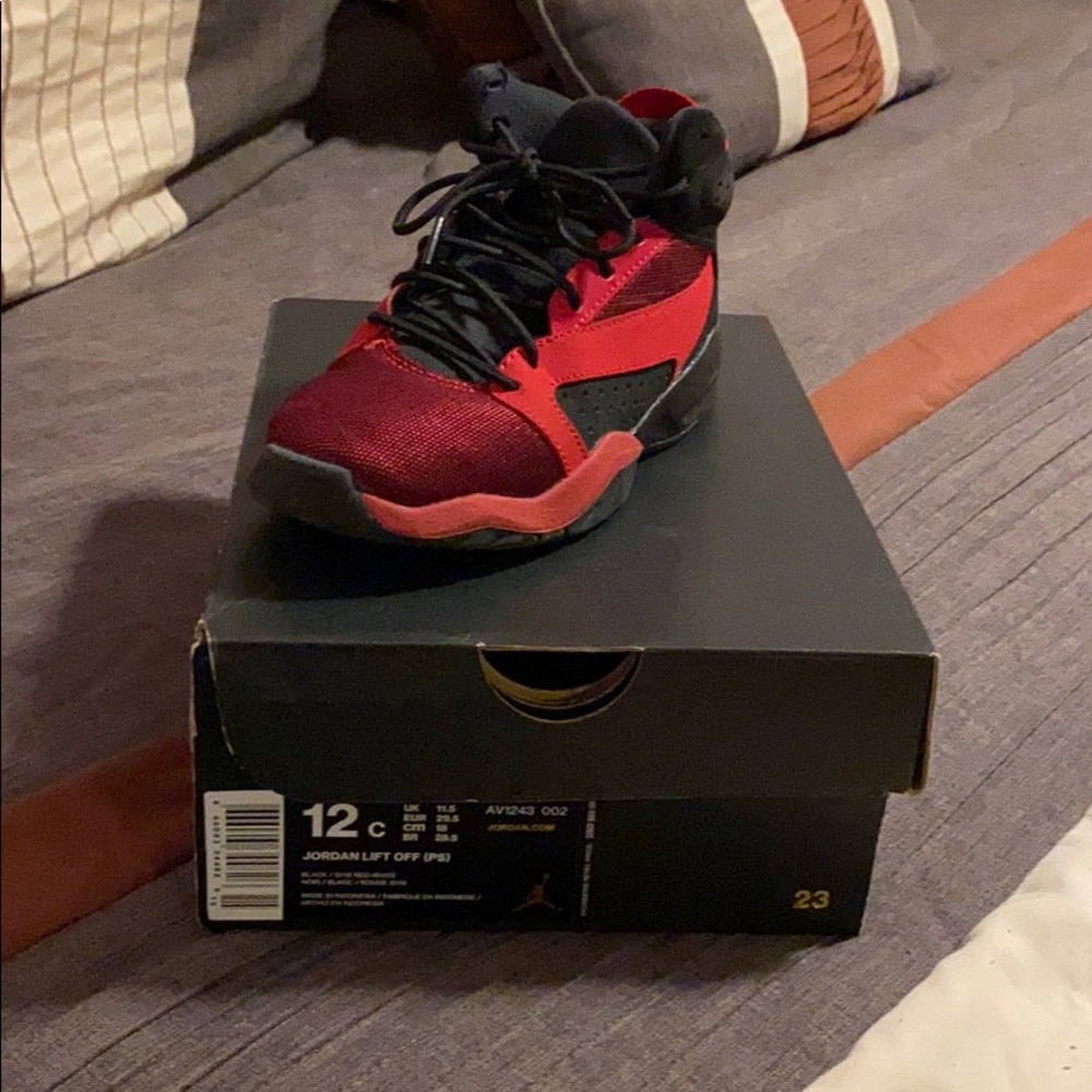 Boys size 12c Jordan Lift Off